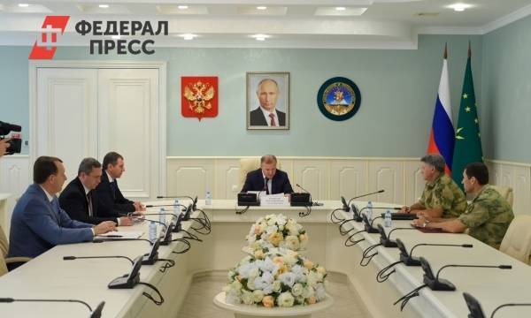 Глава Адыгеи и командующий Южным округом войск нацгвардии РФ обсудили вопросы сотрудничества