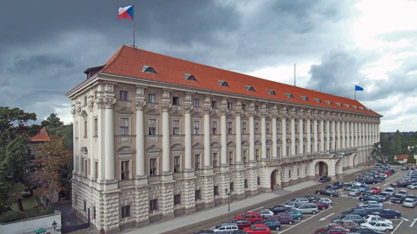 Глава МИД Чехии считает недальновидным отказываться от отношений с Россией