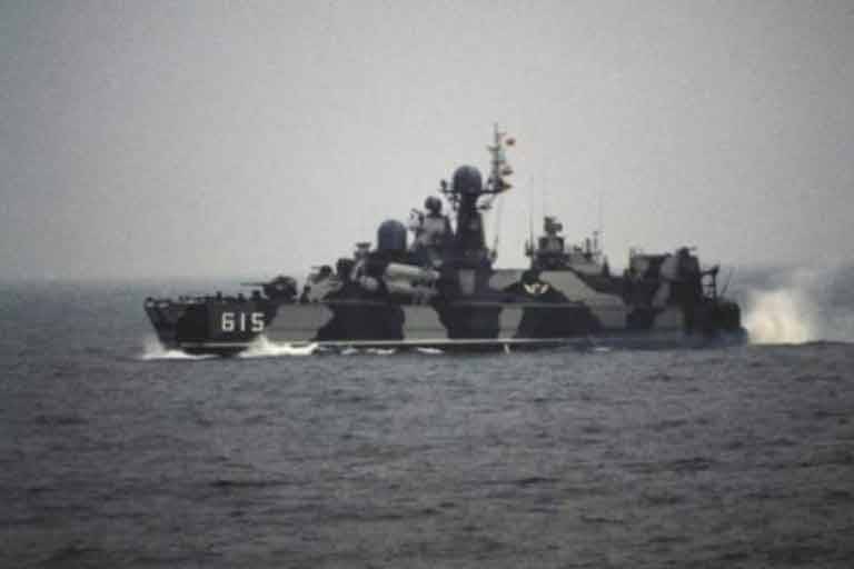 Пять боевых кораблей Балтийского флота РФ «вторглись» в территориальные воды Польши