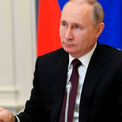 Владимир Путин продлил на 2022 год действие контрсанкций