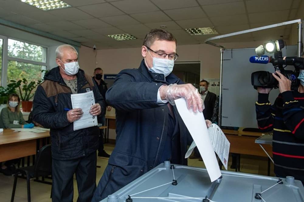 Уральский полпред Якушев проголосовал на выборах в Тюмени