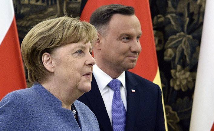 SZ: «дружба» Польши и ФРГ держится на «гибридной угрозе с востока». Но даже Россия не помирила Меркель и Дуду