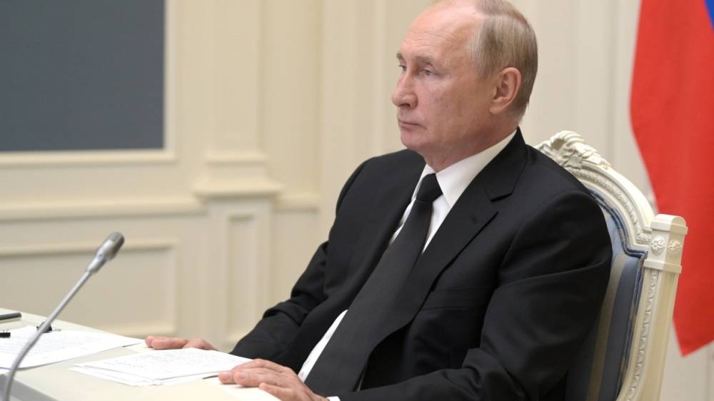 Песков: дата на часах Путина не совпадает с днем голосования