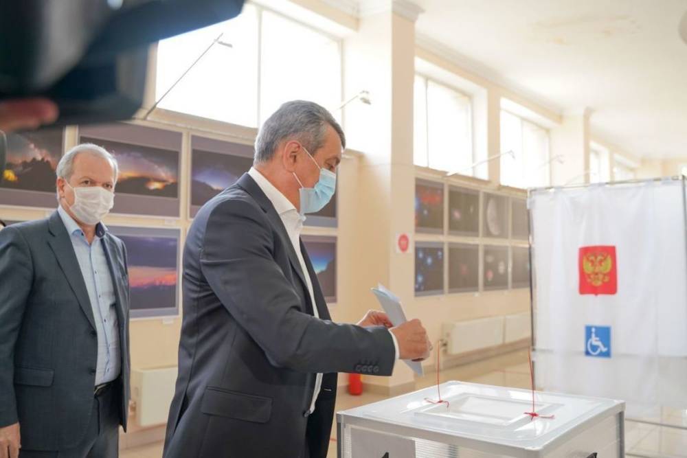 Врио главы Северной Осетии проголосовал на выборах депутатов Госдумы