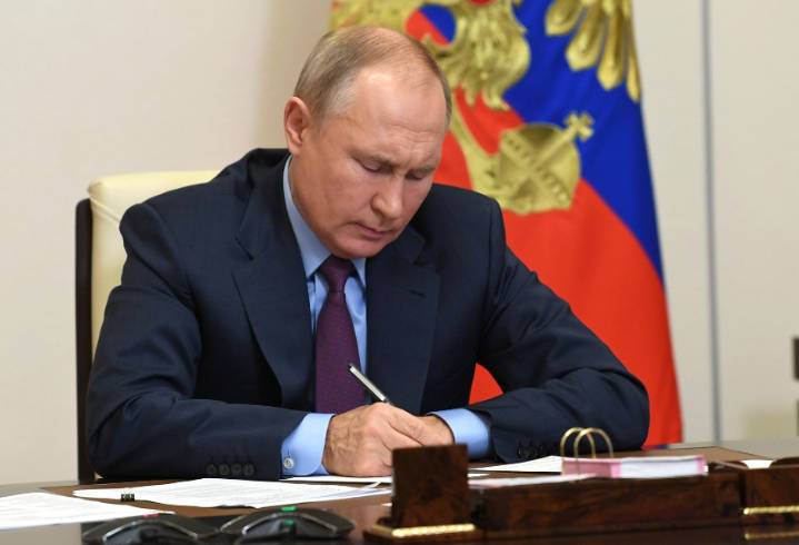 Владимир Путин объяснил свое решение соблюдать режим самоизоляции