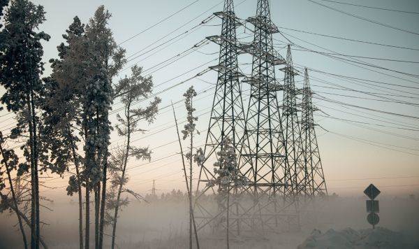 Понять и простить: латвийцев уговаривают переплачивать за электроэнергию