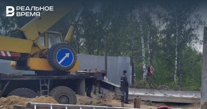 В Казани рабочий погиб после падения на него бетонного ограждения — возбуждено уголовное дело