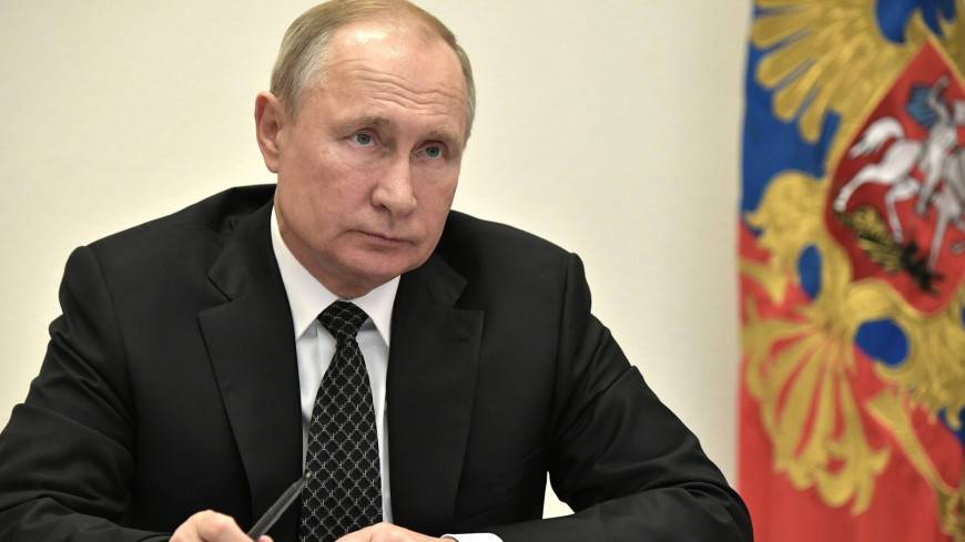 Песков: Путин будет на самоизоляции как минимум неделю