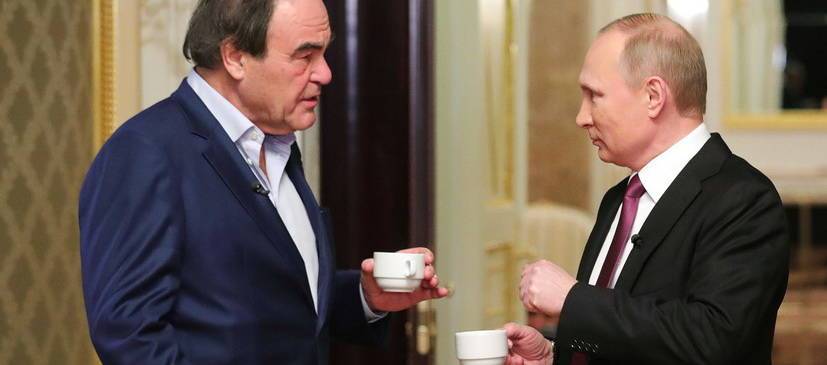 Режиссер Оливер Стоун заявил, что Путин разбил планы Уолл-стрит по превращению России в вассала США