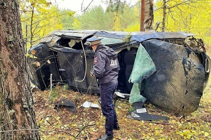 Погиб водитель BMW 530i, автомобиль которого перевернулся на Урале