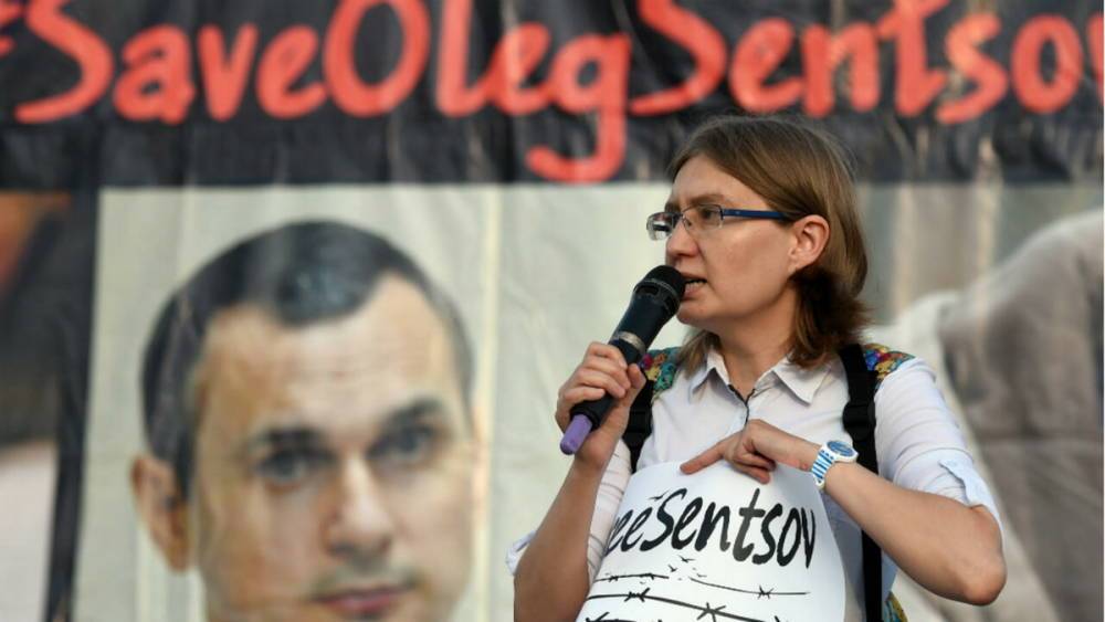 Сестра Сенцова послала брата, Украину и объявила о возвращении в...