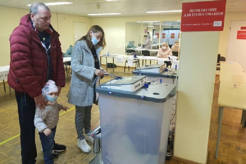 «Единая Россия» лидирует на выборах в Заксобрание Ленобласти после обработки около 90% протоколов