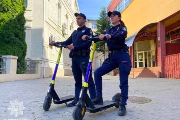Первый полицейский патруль на электросамокатах запустили в Ужгороде