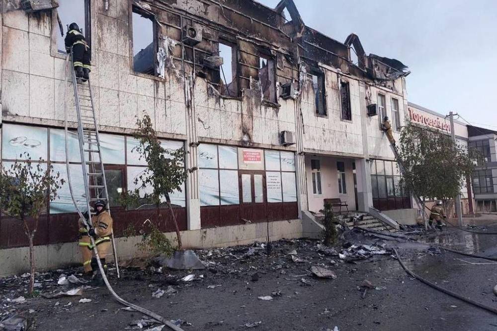 В Хасавюрте в ходе крупного пожара погибли два человека