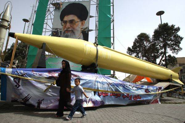 Министр обороны Израиля: Иран близок к созданию ядерной бомбы