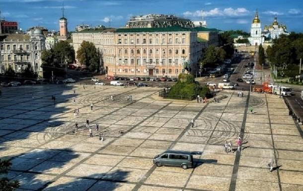 Назван размер ущерба, нанесенного Софийской площади в результате дрифта