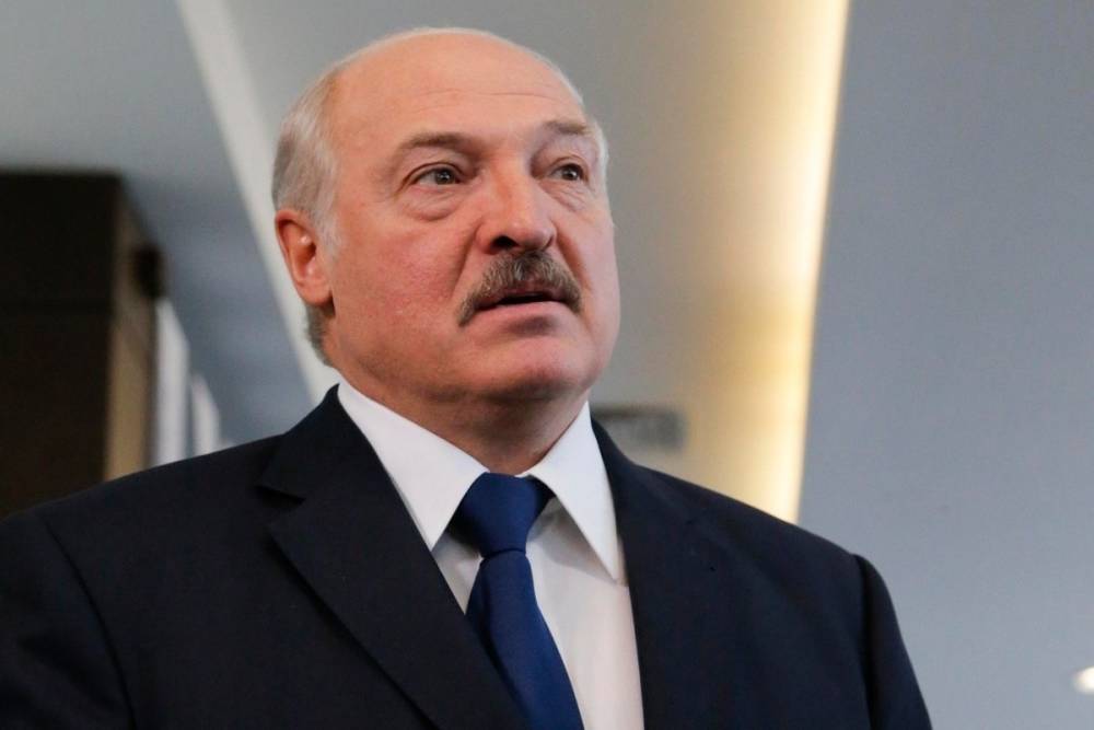 Лукашенко заявил, что доллары угрожают нацбезопасности
