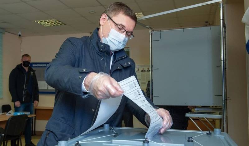 Владимир Якушев проголосовал на выборах