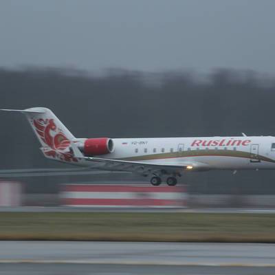 Самолет CRJ-100 экстренно сел в Йошкар-Оле из-за отказа двигателя