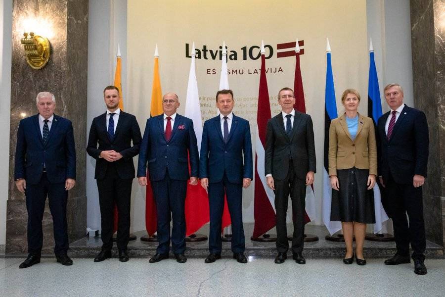 Главы внешнеполитических и оборонных ведомств стран Балтии и Польши договорились корректировать политику безопасности с учетом военной интеграции Беларуси и России