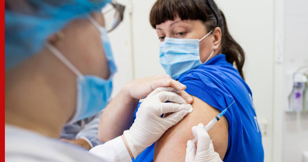 Три обязательных выходных дня после вакцинации предложено ввести в России