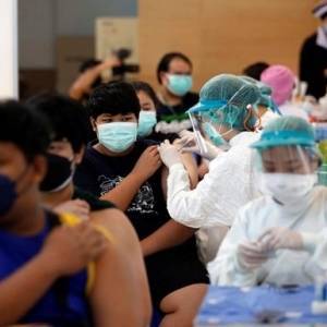 В Таиланде стали нетрадиционно колоть вакцину от коронавируса