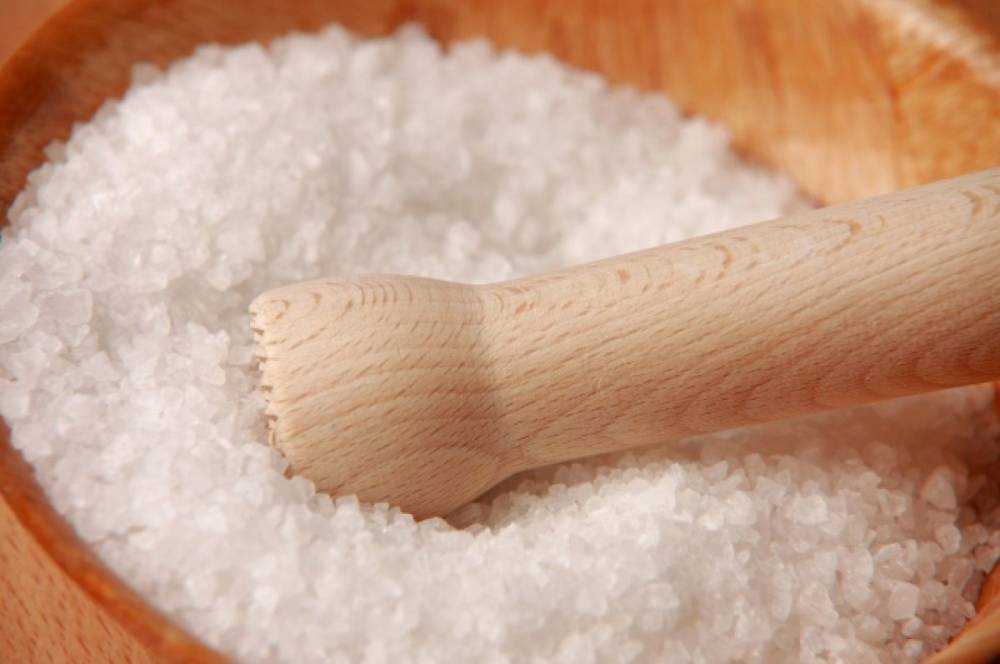 Доктор Мясников рассказал, для кого особенно опасно употребление соли