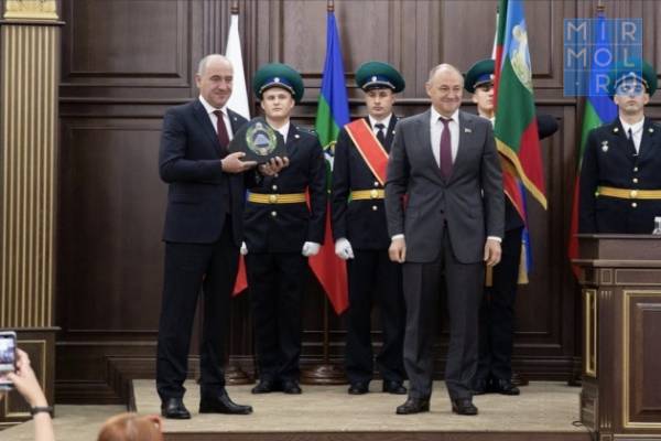 Сергей Меликов поздравил Рашида Темрезова с переизбранием на пост главы Карачаево-Черкесии