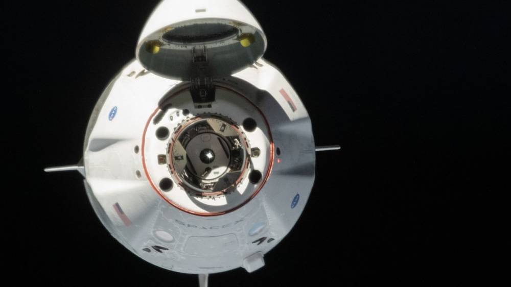 Четыре туриста на борту Crew Dragon отправились в космос из Флориды