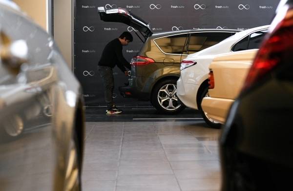 СМИ сообщили о выросшем сроке ожидания новых машин в автосалонах России