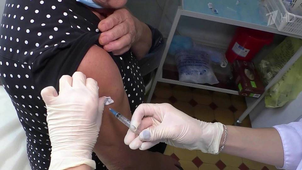 Пункты вакцинации от коронавируса открыты по всей России