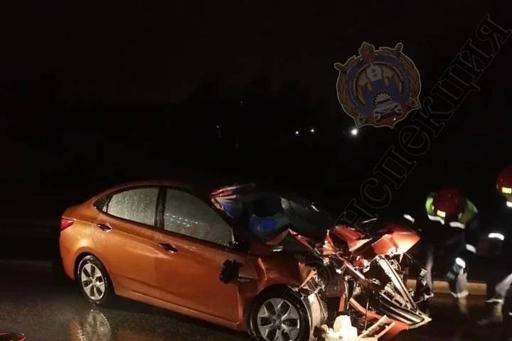 В Туле водитель Hyundai Solaris разбился насмерть после столкновения с фурой