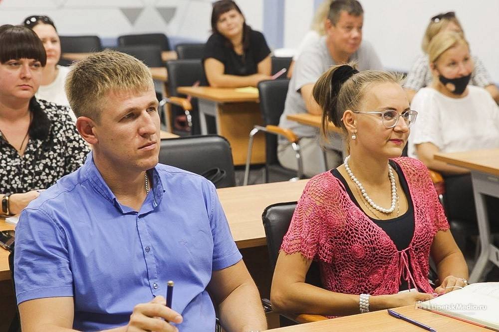 Более 400 человек бесплатно получили новые профессии в Липецкой области
