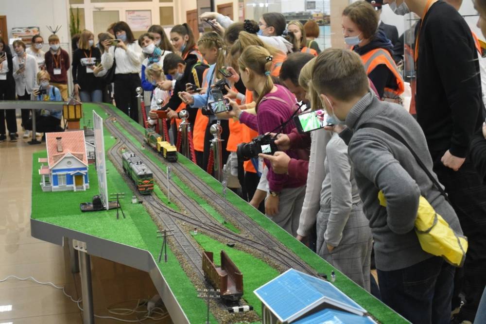 Юные журналисты посетили объекты железнодорожного транспорта в Нижнем Новгороде