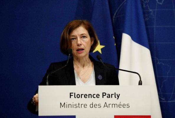 Министр обороны Франции: Скандал с подлодками не мешает нам оставаться в НАТО