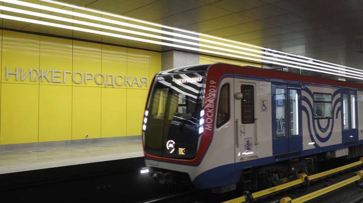Инсталляция в честь выпуска «зелёных» облигаций появилась на станции БКЛ «Нижегородская»