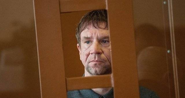 Банкир Антонов просит суд защитить его семью и детей
