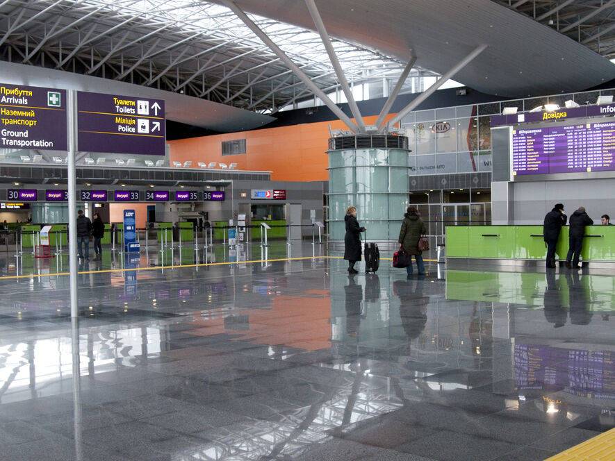 СБУ разоблачила коррупционную схему, в которой участвовали таможенники аэропорта Борисполь