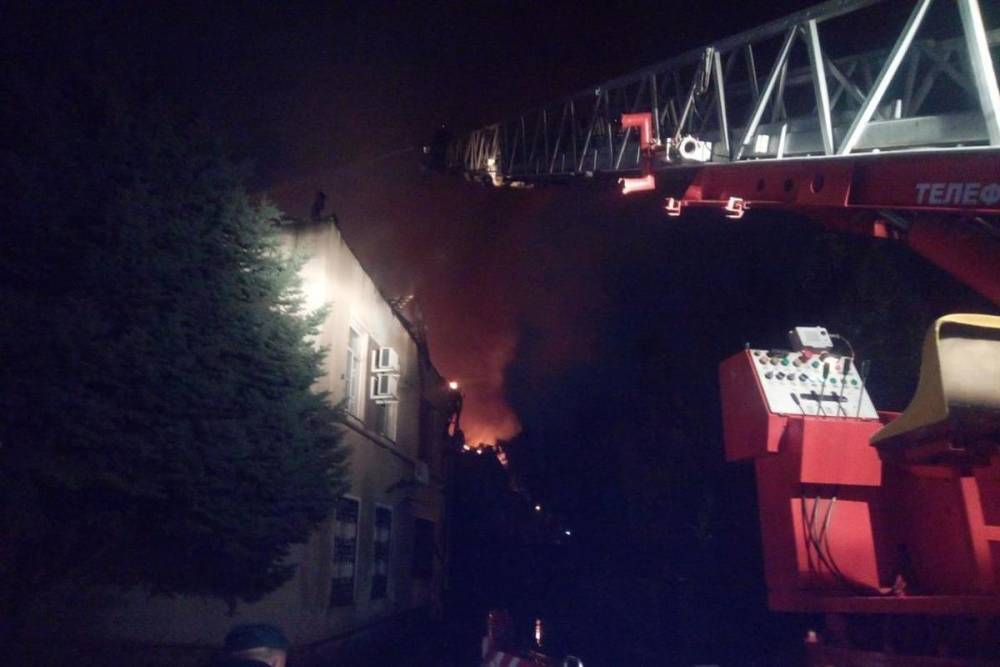 В Волгодонске из горящей двухэтажки эвакуировали людей