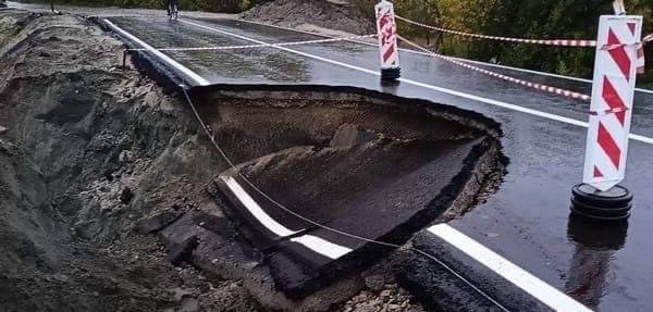 В Брянске за неделю разрушилась новая дорога, которую открывали Неверов и губернатор