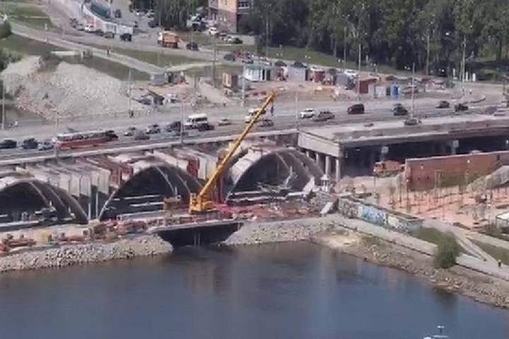 Все выходные октября будут закрывать движение по Макаровскому мосту