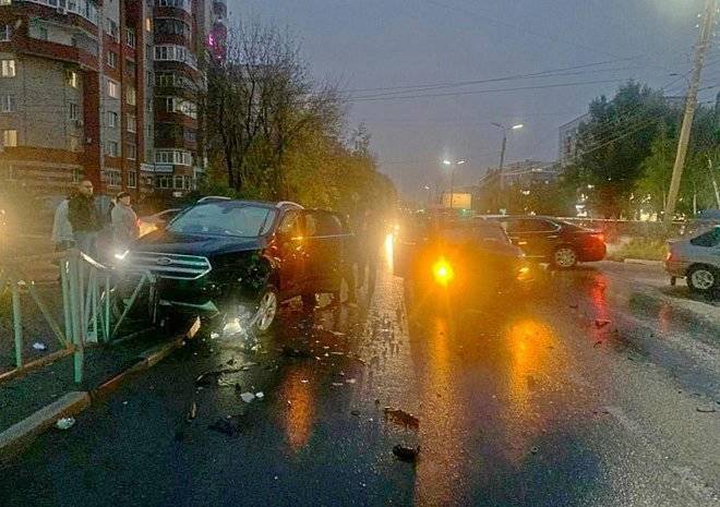Рязанка на BMW устроила аварию на улице Зубковой