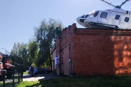 В Ижевске вертолет санавиации жёстко приземлился на крышу гаража на территории больницы