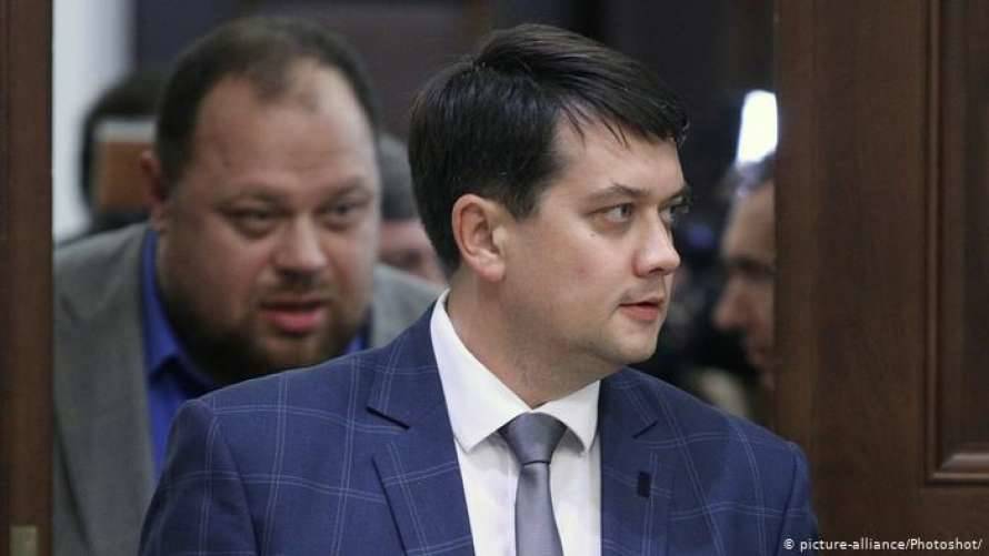 Нардеп назвал срок отставки Разумкова и предположил, кто будет вместо него