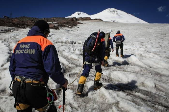 Число погибших на Эльбрусе альпинистов достигло пяти, 14 человек спасены
