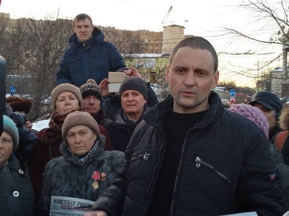 Сергея Удальцова забрали в отдел полиции за анонс акции КПРФ в Москве