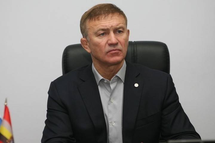 Новоиспеченный депутат Курской облдумы Александр Брыксин устремил взор в Совфед РФ