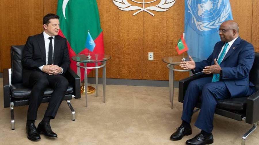 Зеленский провел переговоры в ООН с флагом Мальдив за спиной вместо украинского