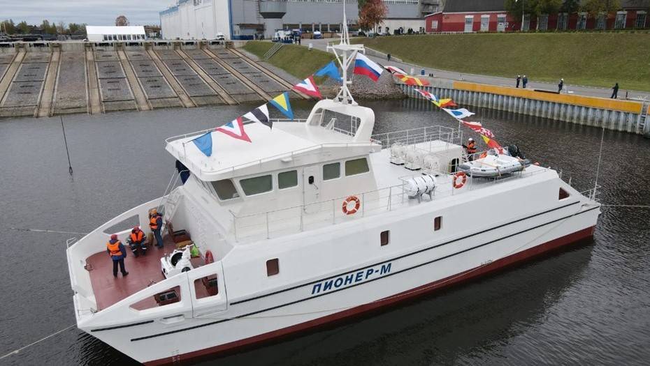 В Петербурге спустили на воду первое в России безэкипажное судно