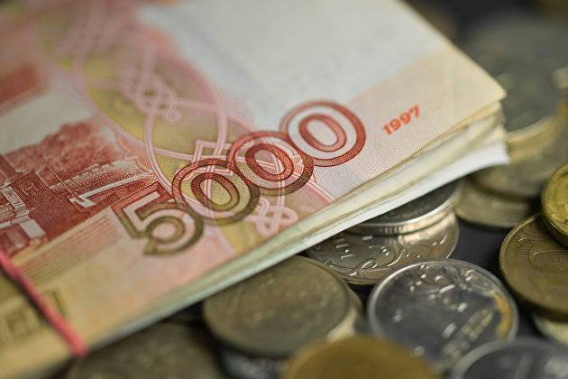 Рубль перешел к небольшому укреплению к доллару и евро на растущей стоимости нефти